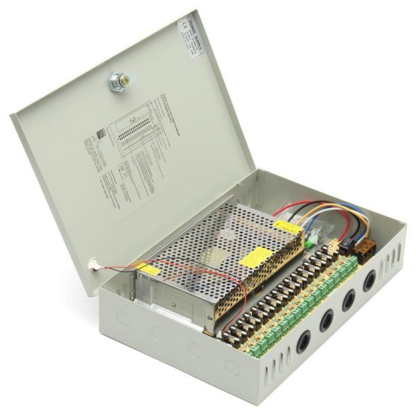 Fuente con Gabinete y Fusilera 12V 20A 18 CH